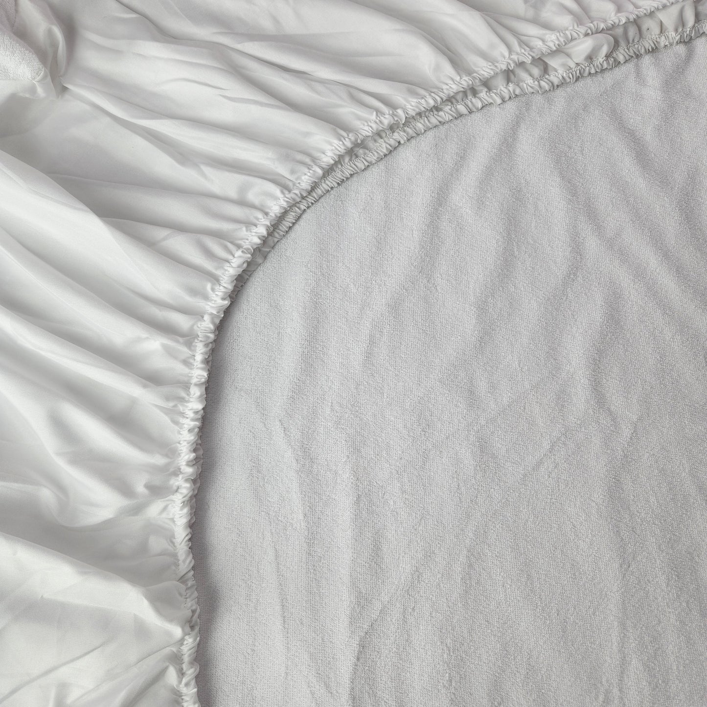🛏️ SleepCare™ Protector Impermeable de Colchón + 2 Protectores de Almohada🎁